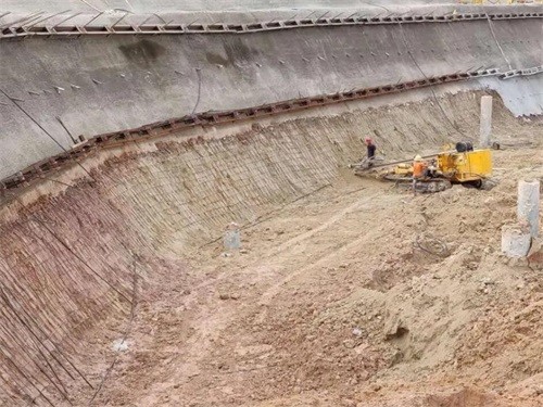 嘉鱼基坑边坡加固